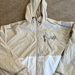 New Balance Men's Light Gray Windbreaker